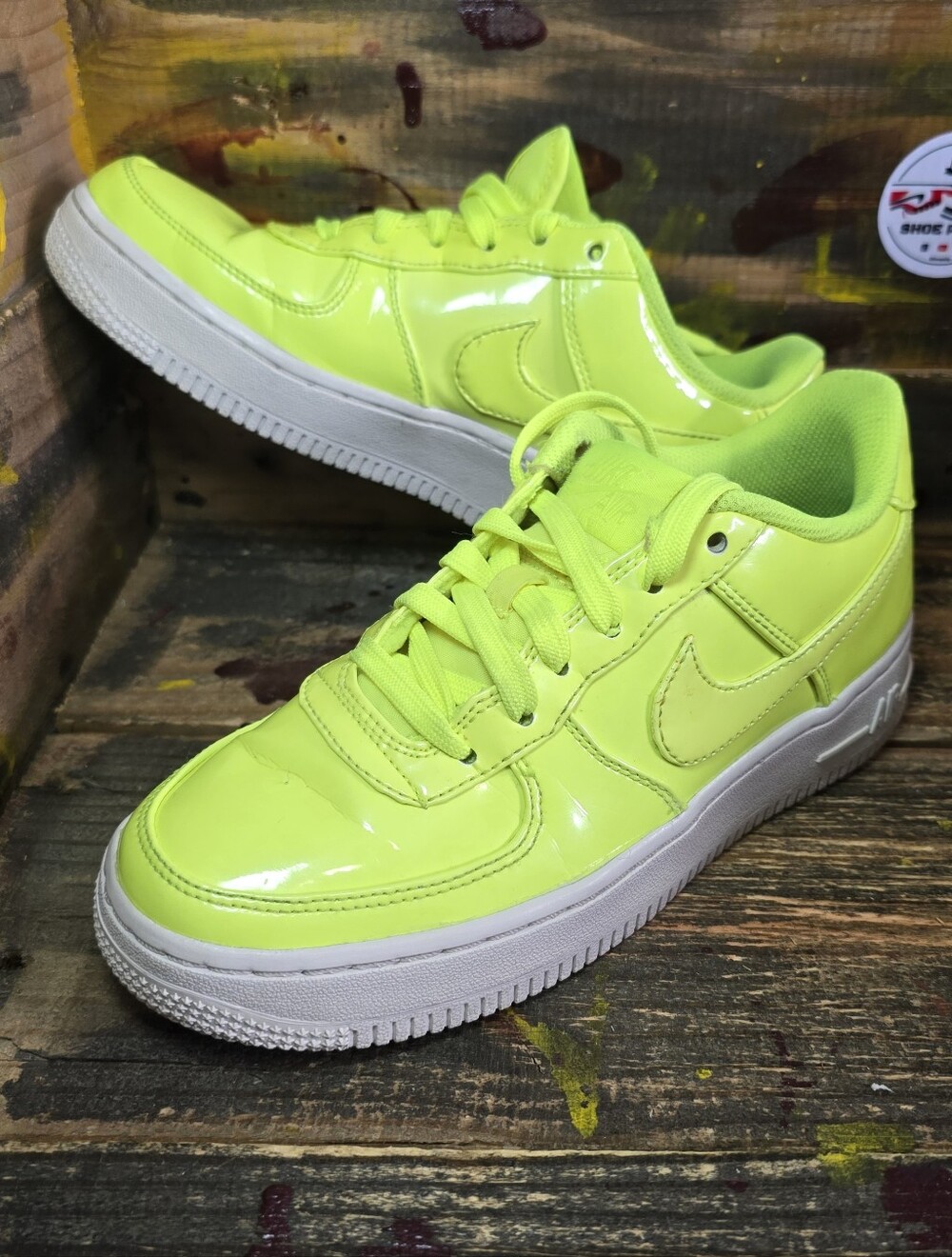 Nike Air Force 1 LV8 UV GS Volt Size 4.5Y = 6 Women AO2286-700  Used RARE